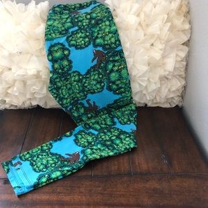 Lularoe O/S “Sasquatch” Leggings